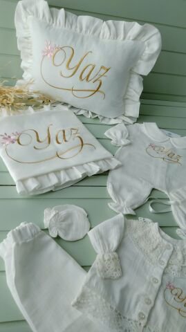 İnce Müslin Tam Set / Yastık + Battaniye + Bebe yk tulum+ Alt Üst tk + Çorap + Puset Örtüsü